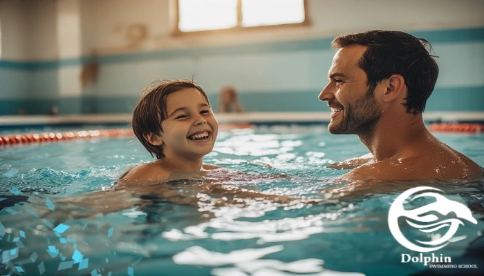 آموزش شنا با تمرکز بر افزایش اعتمادبه‌نفس در آب